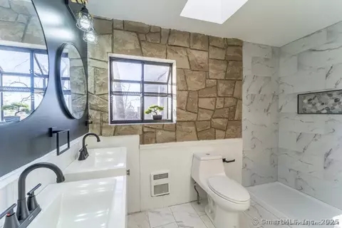 41 Arnold Dr, East Hartford, CT 06108