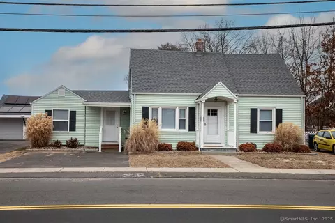 19 E Maple St, Plainville, CT 06062