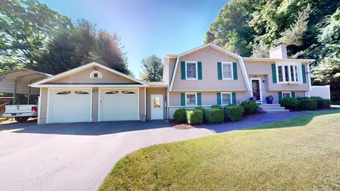 1717 Country Club Rd, Middletown, CT 06457