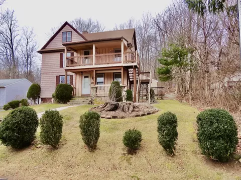39 Baker St, Winchester, CT 06098
