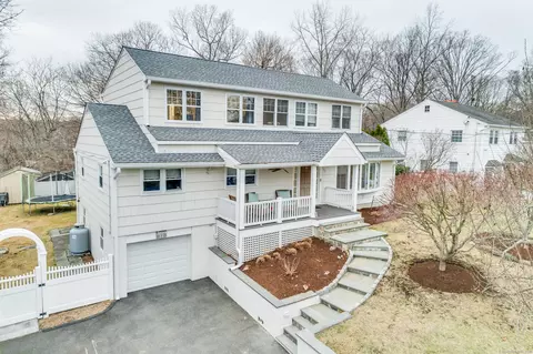 32 Lewis Rd, Stamford, CT 06905