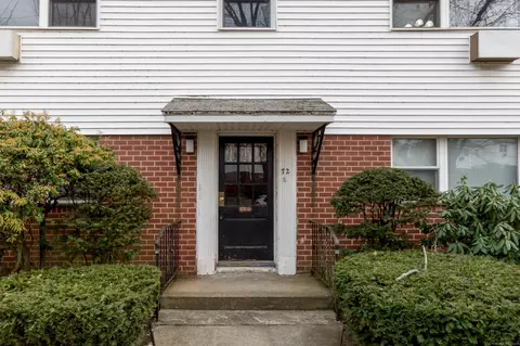 72 Cherry Hill Dr #2B, Bridgeport, CT 06606