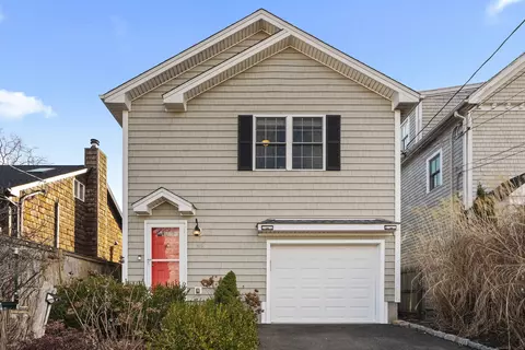49 Chester St, Milford, CT 06460