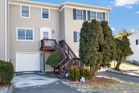 43 Summit Cmns #43, Derby, CT 06418