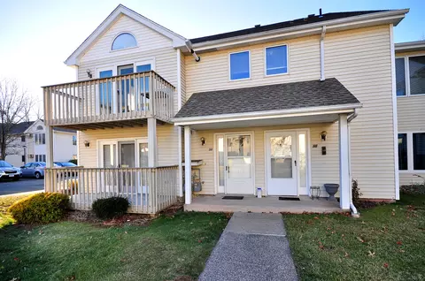 34 Millbrook Ct #34, Newington, CT 06111