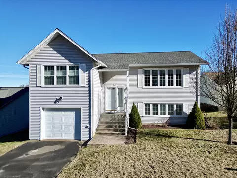 23 Mohican Ln, Bristol, CT 06010