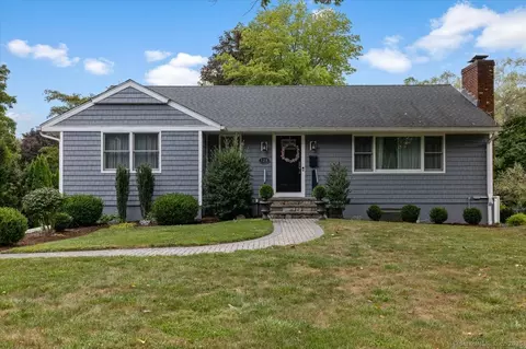 128 Crestwood Dr, Stamford, CT 06905