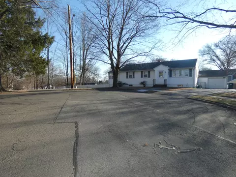 5 Red Bird Dr, Stratford, CT 06614
