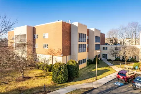 75 Washington Ave #4-103, Hamden, CT 06518