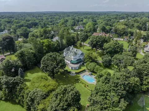 14 Meadow Dr, Greenwich, CT 06831