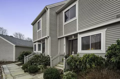 33 Strathmore Ln #33, Westport, CT 06880