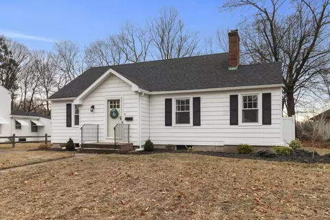 6 Eastwood Rd, Cromwell, CT 06416