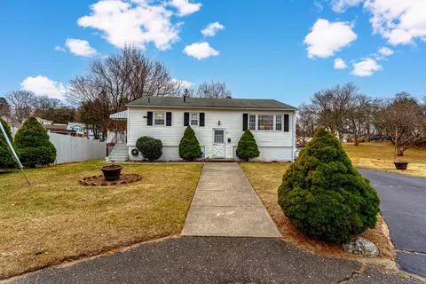 34 Cleone Dr, Waterbury, CT 06706
