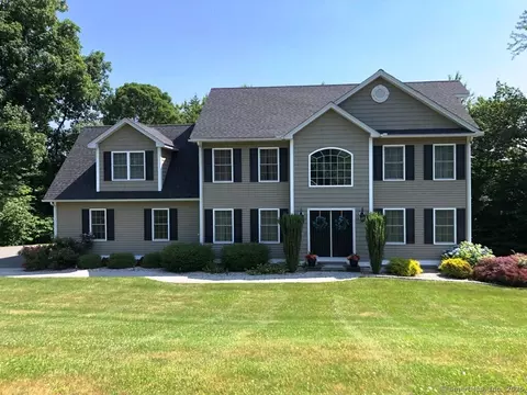 8 Pembroke Hill Rd, Wolcott, CT 06716