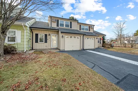 9 Pebble Ct, Newington, CT 06111
