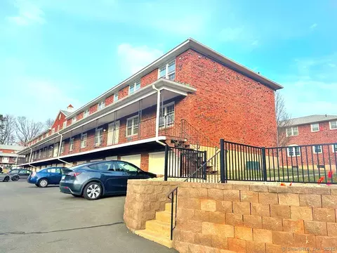 201 Regan Rd #22B, Vernon, CT 06066