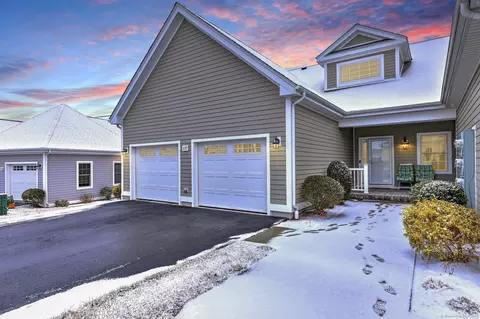 137 Sunrise Hill Cir #137, Orange, CT 06477