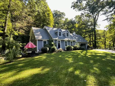 10 Cooksville Rd, Somers, CT 06071