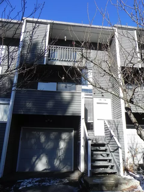 18 Hudson St #19, Bethel, CT 06801