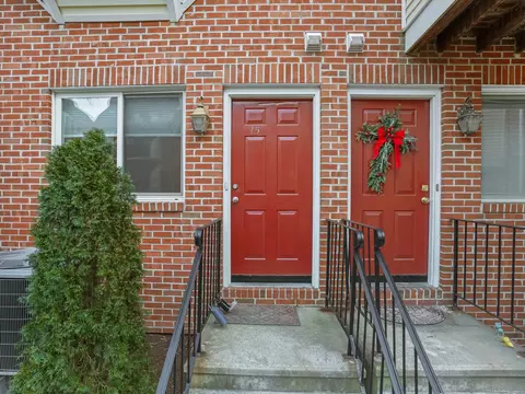101 Grove St #15, Stamford, CT 06901