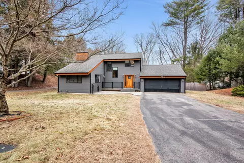 4 Fawnbrook Ln, Simsbury, CT 06070