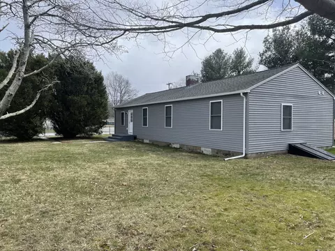 27 Central Ave, Groton, CT 06340