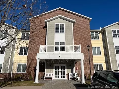 2590 Gold Star Hwy #114, Mystic, CT 06355