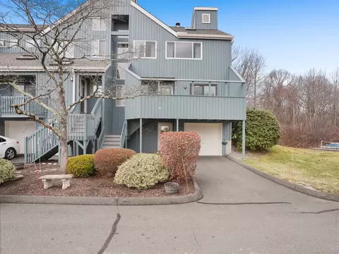 444 Wooded Ln #444, Shelton, CT 06484