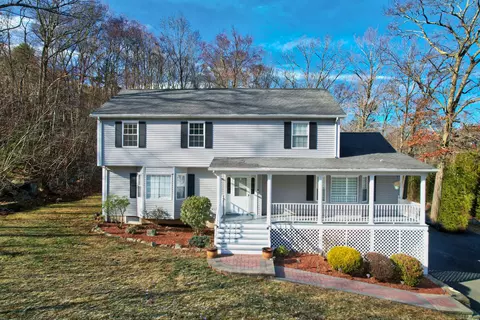 28 Mountain Rd, Seymour, CT 06478