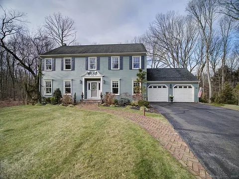11 Mulberry Ct, Cheshire, CT 06410
