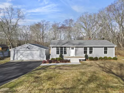 357 Pendleton Hill Rd, North Stonington, CT 06359
