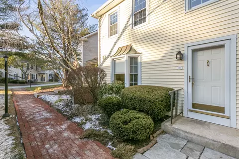 1 E Hayestown Rd #30, Danbury, CT 06811