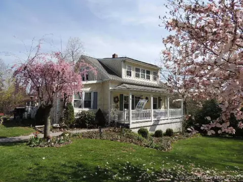 2081 Hartford Tpke, North Haven, CT 06473