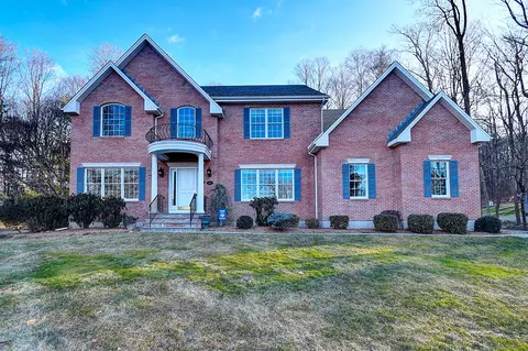 160 Sherwood Dr, Glastonbury, CT 06033