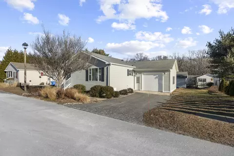 12 Boulder Way, Ledyard, CT 06339