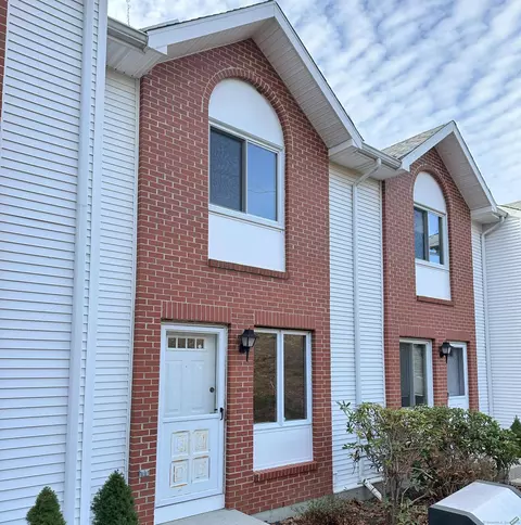 585 Park Rd #12-10, Waterbury, CT 06708