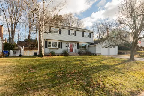 32 Westminster Dr, West Hartford, CT 06107
