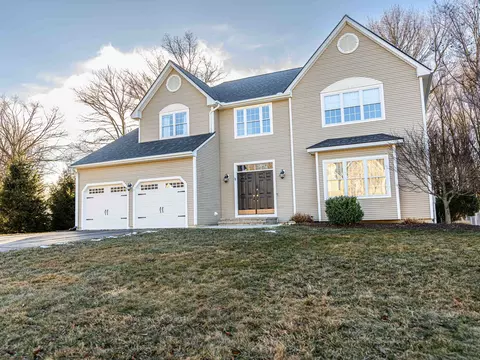 11 Dana Blvd, Wallingford, CT 06492