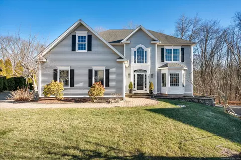37 Sovereign Rdg, Cromwell, CT 06416
