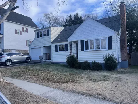86 Henry Ave, Stratford, CT 06614