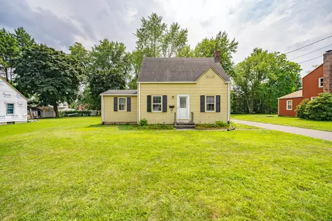 24 Pearl St, Windsor Locks, CT 06096