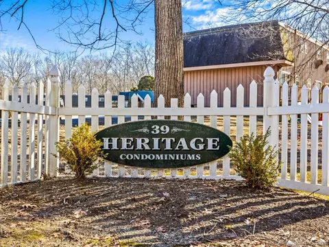 39 Ash Dr #6, Ledyard, CT 06335