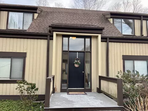562 Poverty Rd #E, Southbury, CT 06488