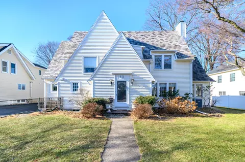42 Rachelle Ave, Stamford, CT 06905