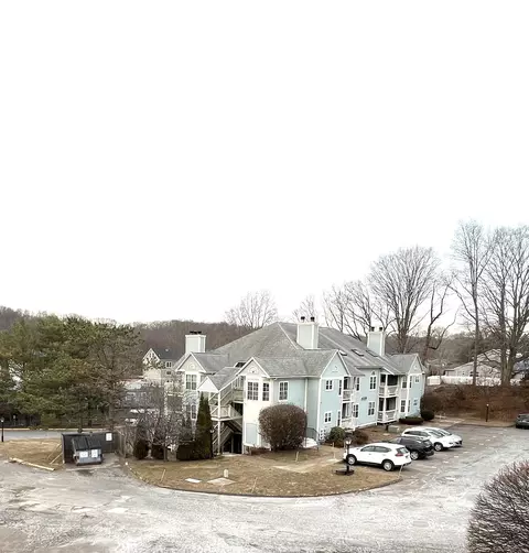 75 Redwood Dr #706, East Haven, CT 06513