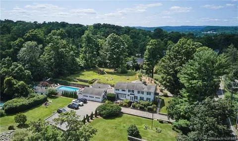 5 Junction Rd, Brookfield, CT 06804