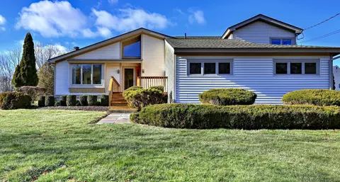 46 Valley View Dr, Wallingford, CT 06492