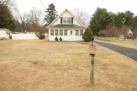 8 Johnson Ave, Plainville, CT 06062