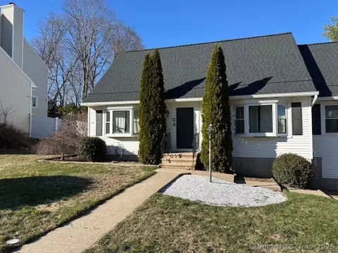 30 Regency Hl, Waterbury, CT 06708