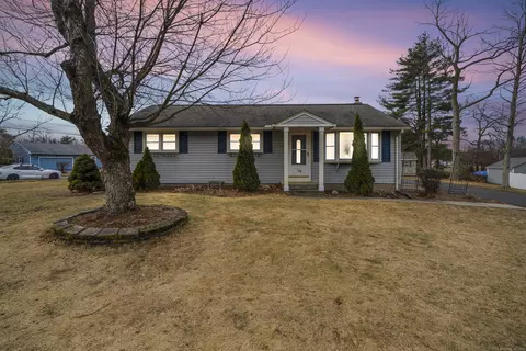 74 Raffia Rd, Enfield, CT 06082
